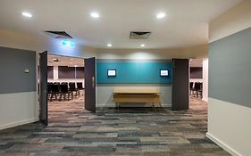 Oaks Perth Hotel